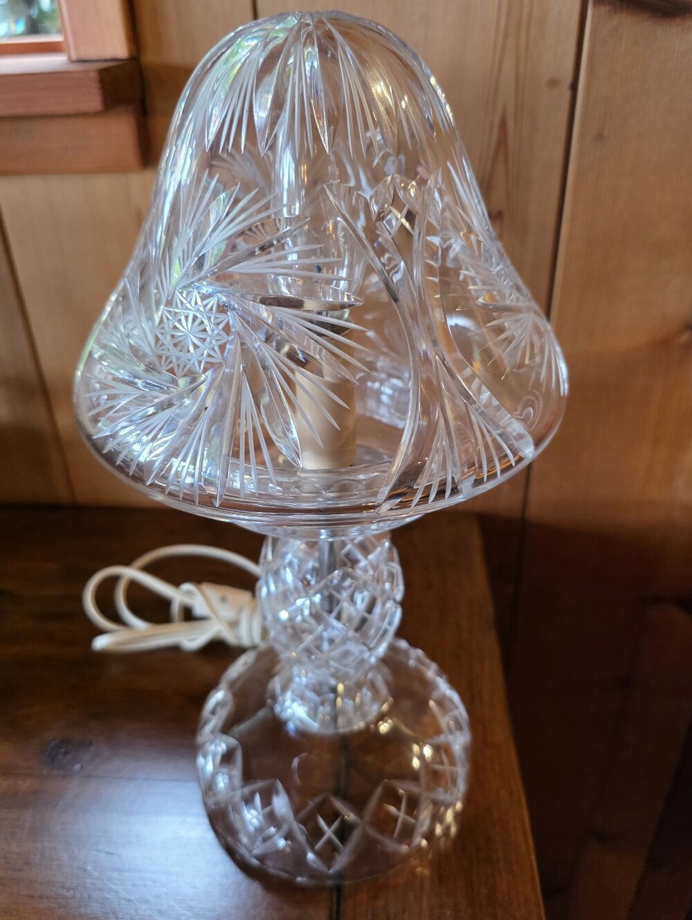 Beautiful Pinwheel Crystal Lamp.